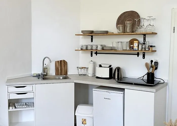 Frauenapartment Schoenes Apartment Mit Balkon Am Bergpark Wilhelmshoehe