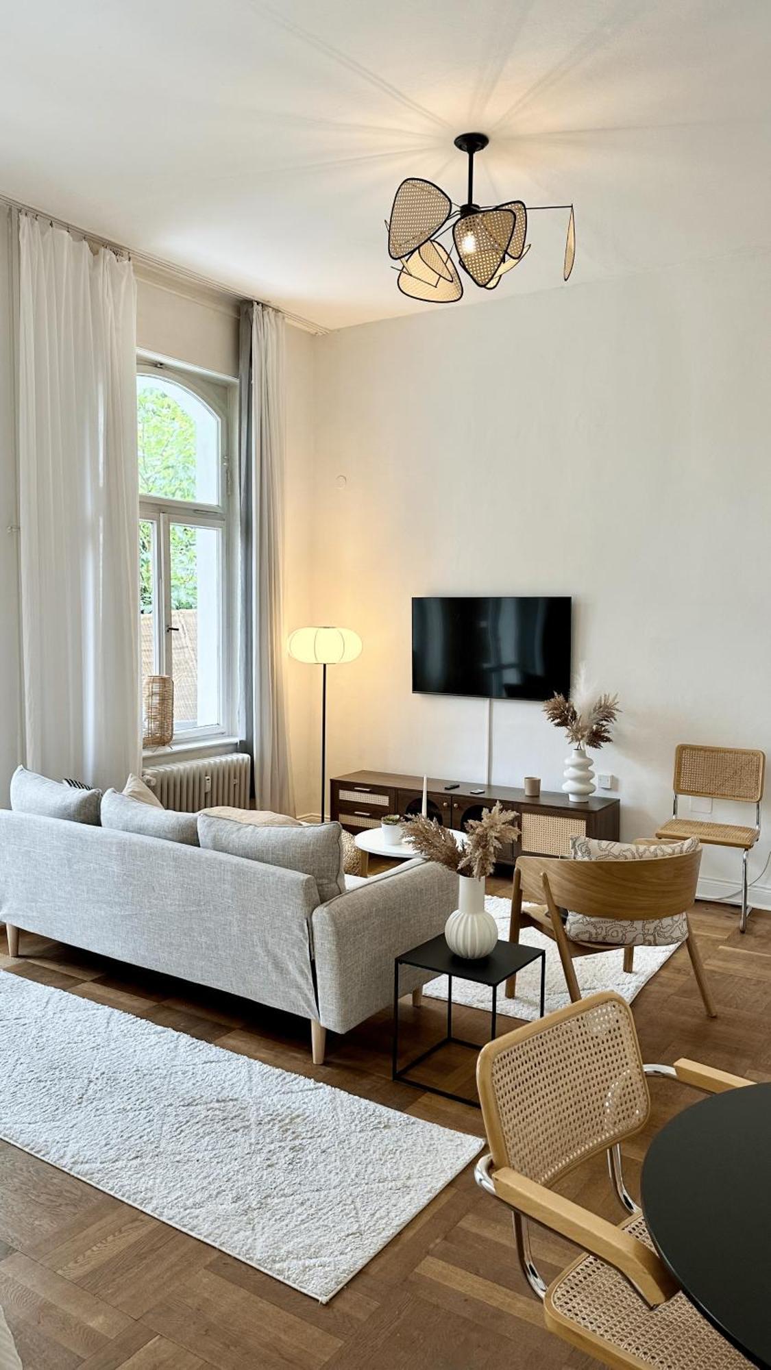 Frauenapartment Schoenes Mit Balkon Am Bergpark Wilhelmshoehe *